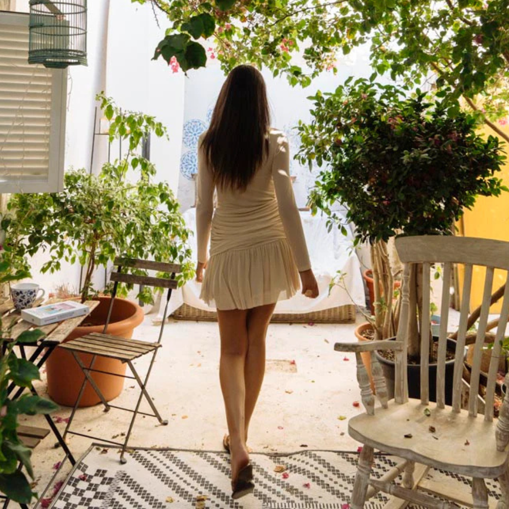 London - An Elegant, Long-Sleeved Dress that Hugs the Body