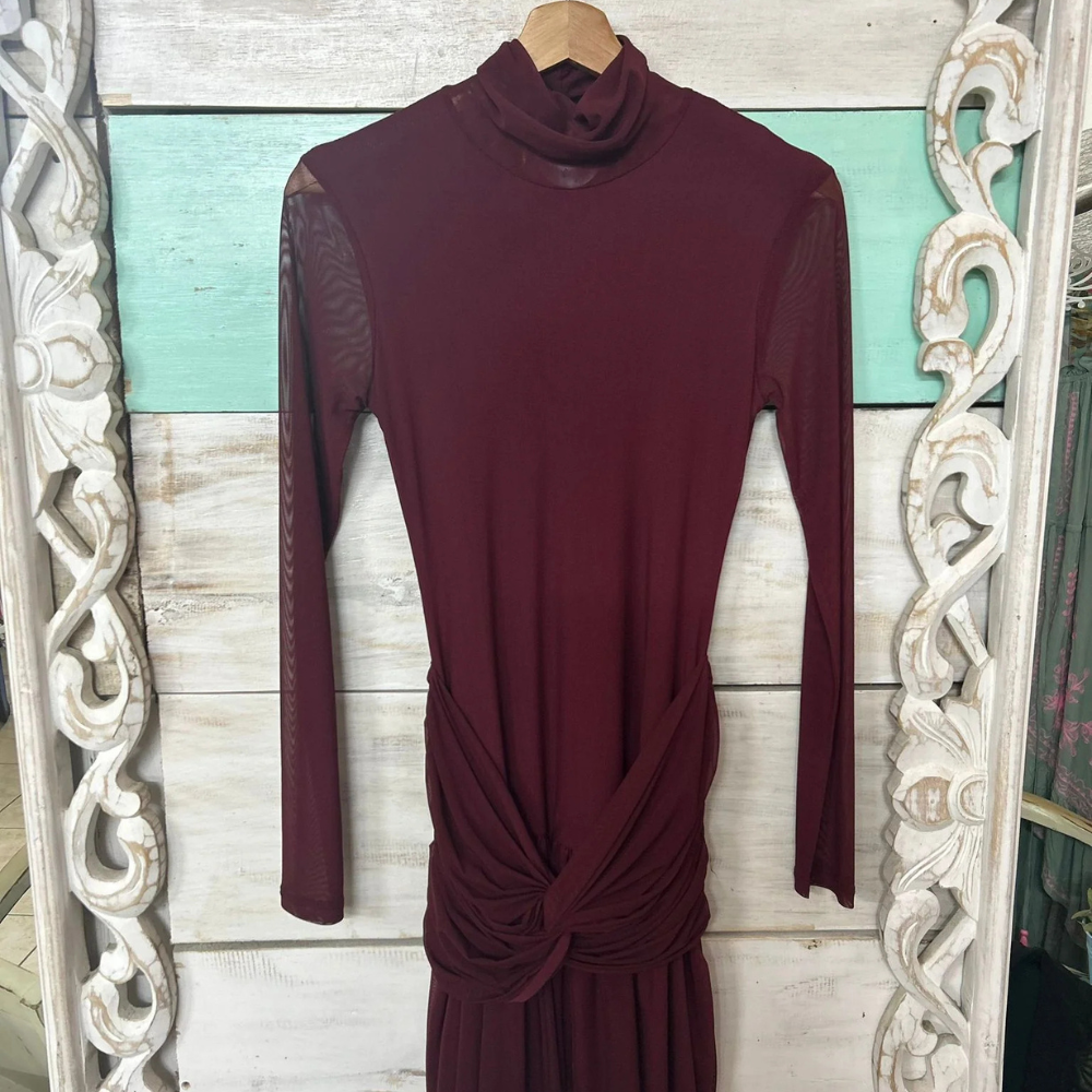 London - An Elegant, Long-Sleeved Dress that Hugs the Body
