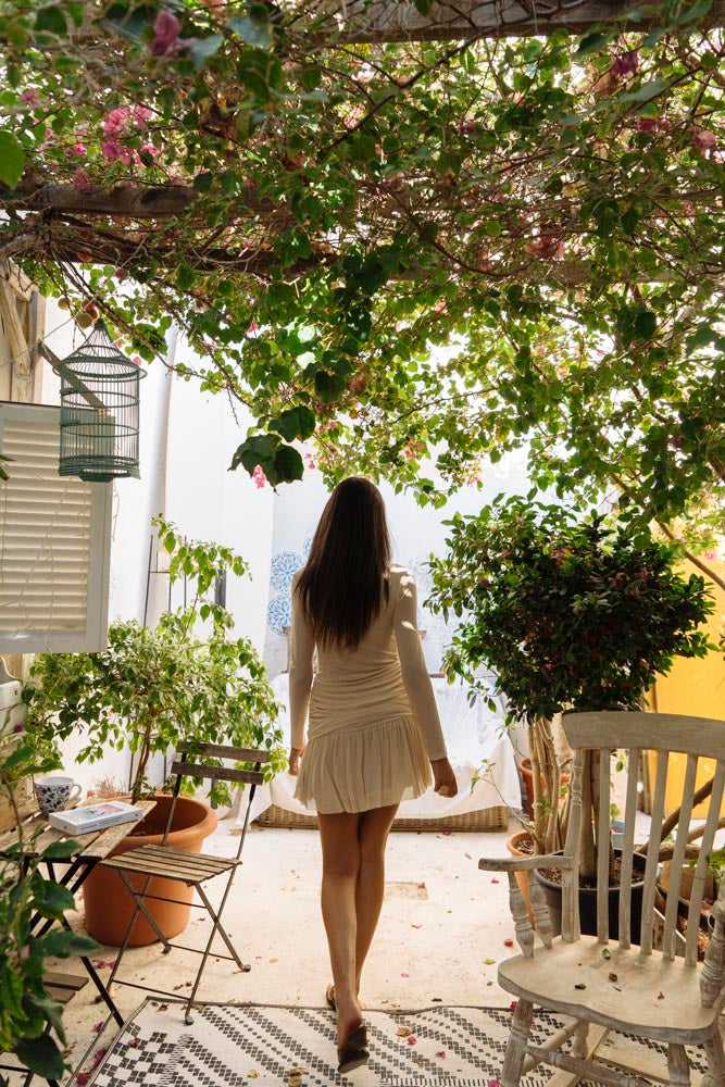 London - An Elegant, Long-Sleeved Dress that Hugs the Body